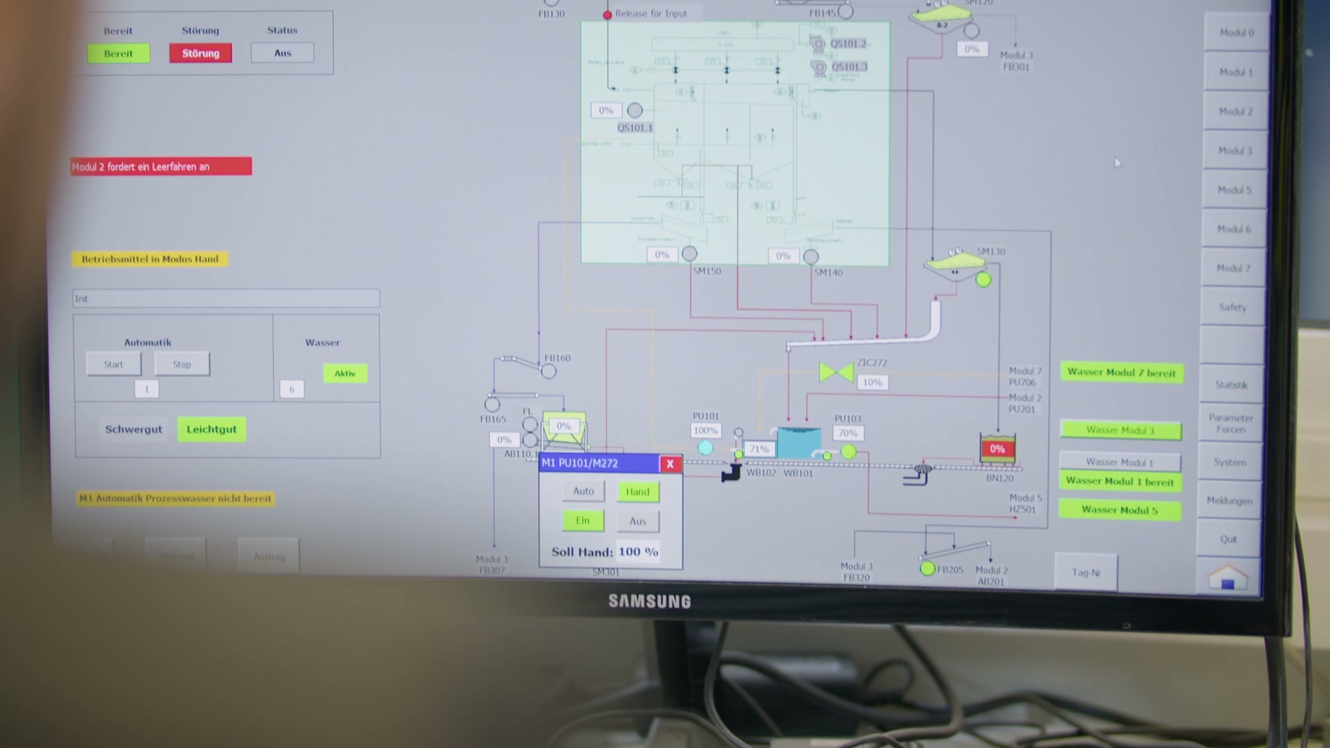 Process control panel at Centro Uno showing module status, water modules, and mass-balance indicators.
